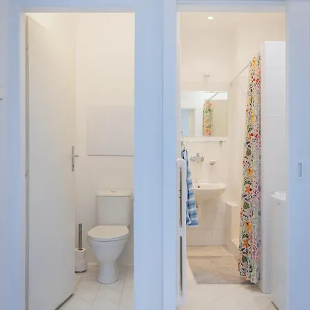 Peaceful & Cozy Flat In Lägenhet Bratislava