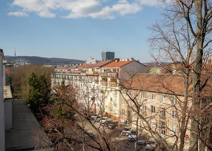 Peaceful & Cozy Flat In