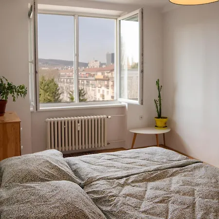 Peaceful & Cozy Flat In Apartman