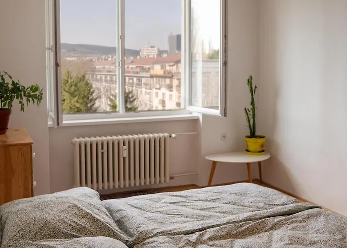 Peaceful & Cozy Flat In Apartment