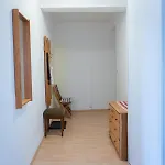 アパート Peaceful & Cozy Flat In ブラチスラヴァ